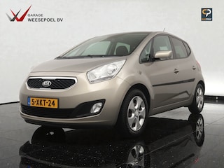 Kia Venga 1.4 CVVT World Cup Edition - Navigatie - Camera - Elektr. panoramadak - Climate control - Trekhaak - 12 maanden garantie