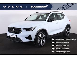 Volvo XC40 B4 Plus Dark - IntelliSafe Assist & Surround - Harman/Kardon audio - Parkeercamera achter - Verwarmde voorstoelen & stuur - Parkeersensoren voor & achter - Elektr. bedienb. voorstoelen met geheugen links - Draadloze tel. lader - Elektr. inklapbare trekhaak - 19' LMV