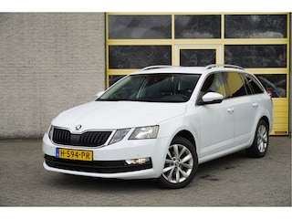Skoda Octavia Combi 1.5 TSI 150PK! Automaat Business Edition BJ2020 Lmv 16" | Led | Pdc | Navi | Trekhaak | App-Connect | Climate control | Cruise control | Verwarmde voorstoelen | RS-Sport stuurwiel | Extra getint glas