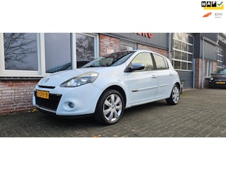 Renault Clio 1.6 Night & Day Automaat! Trekhaak! Schuifdak! Leuke Auto! Airco! Cruise Control!