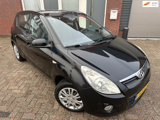 Hyundai i20 1.2i DynamicVersion / Airco / 5DRS / PDC / NAP / LM