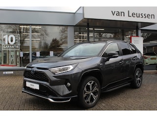 Toyota RAV4 2.5 PLUG-IN AWD HYBRID BI-TONE AFN.TREKHAAK DODEHOEKDETECTIE STOEL/STUUR&WISSERVERW. EL-A>KLEP CAMERA LED KEYLESS