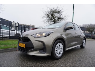Toyota Yaris 1.5 Hybrid 116pk CVT Active Clima Navi Multi Media 27.510KM NL Auto