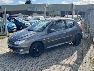 Peugeot 206 1.4 Génération! NL AUTO NAP! 2e eigenaar! Airco l Cruise l Elek pakket! TOPSTAAT l Dealer OH!