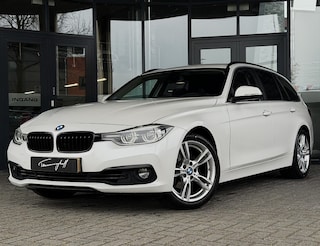 BMW 320I LCi TOURING AUT. - AFN. TREKH. - ORG. NL.