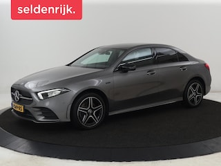 Mercedes-Benz A-klasse 250e AMG Limited | Carplay | Stoelverwarming | Leder/Alcantara | Widescreen | Sfeerverlichting | Navigatie | Camera | Full LED | Park Assist | PHEV | Plug In