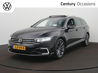 Volkswagen Passat Variant 1.4 TSI PHEV GTE Business Automaat - Panodak - HUD - Stoelverwarming - Camera