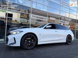 BMW 3-serie Touring 330e M Sport High Executive