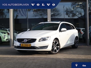 Volvo V60 1.5 T3 Ocean Race | Volledig dealeronderhouden| Schuif-/ kanteldak| Afneembare trekhaak| Verwarmbare voorstoelen| Standkachel| Parkeersensoren voor + achter| Achteruitrijcamera| Bochtverlichting|