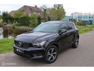 Volvo XC40 1.5 T3 R-Design / Pano / Navi / Stoelverwarming