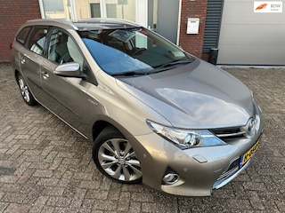 Toyota Auris Touring Sports 1.8 Hybrid Executive / Navi / Camera / PDC / Leder / Clima