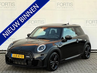 Mini Mini/Cabrio/Clubman/Countryman 1.5 Cooper Cooper CAMERA | PANO | LEDER | HEAD-UP | HARMAN KARDON | DEALER ONDERH