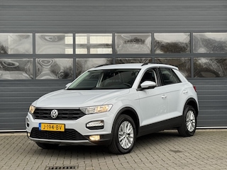 Volkswagen T-Roc 1.0 TSI STYLE I NAVIGATIESYSTEEM I AIRCONDITIONING I ADAPTIVE CRUISE CONTROL