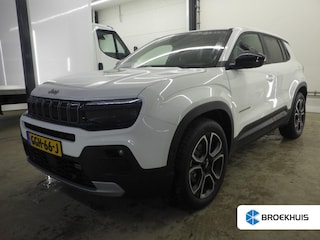 Jeep Avenger Summit 54 kWh Navigatie | Stoelverwarming | Carplay | Nieuwprijs 44380 ! | 11 kW lader | Achteruitrijcamera | Cruise control adaptief met Stop&Go en stuurhulp
