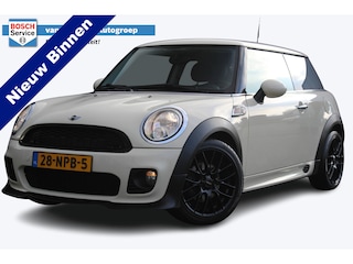 Mini Cooper 1.6 Business Line 123pk | Nieuwe APK | JCW look | Cruise | Airco | Start stop | 17" velgen | Elektr. ramen | 6-bak | Multifunctioneel stuur | Isofix | Origineel NL auto |