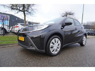 Toyota Aygo 1.0 VVT-i MT 72pk Play Multi Media Parkeer Camera