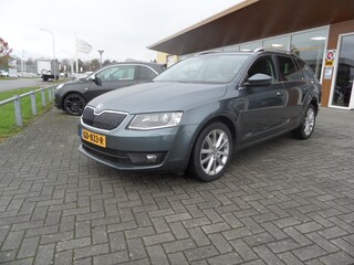 Skoda Octavia Combi 1.6 TDI Elegance Businessline Automaat