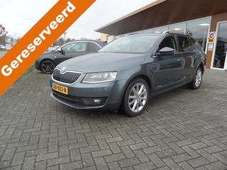 Skoda Octavia Combi 1.6 TDI Elegance Businessline Automaat