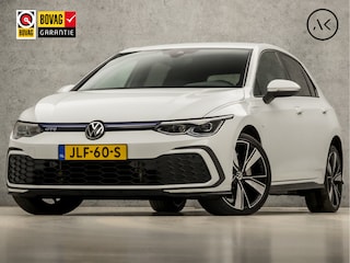 Volkswagen Golf 1.4 eHybrid GTE 245Pk Automaat (APPLE CARPLAY, GROOT NAVI, GRILLE VERLICHT, STUUR/STOELVERWARMING, KUIPSTOELEN, SFEERVERLICHTING, CAMERA, KEYLESS, GETINT GLAS, NIEUWSTAAT)