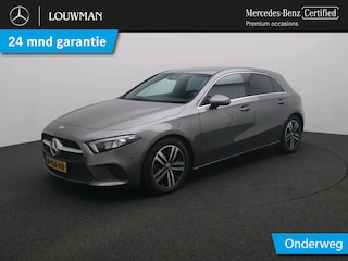 Mercedes-Benz A-klasse 180 Business Solution Luxury Ledkoplampen | Ledkoplampemn | Sfeerverlichting | Achteruitrijcamera | Stoelverwarming Voor | Spiegelpakket. Inclusief 24 maanden MB Certified garantie voor Europa.