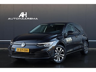 Volkswagen Golf 1.0 TSI 110pk Life Business Stoel/Stuur verwarming Navi Clima Sfeerverlichting CarPlay Getint glas Parkeersensoren