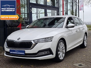 Skoda Octavia Combi 1.4 TSI iV PHEV AUTOMAAT | SOH 97% | Apple Carplay | Climate Control | Stoelverwarming | 18 inch | Cruise Control