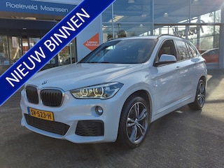 BMW X1 sDrive20i 192pk High Executive M-Sport | Navi | Apple Carplay | Adap.Cruise | Leder+Verwarmd+Elek.Verstel | Panorama Schuifdak | Keyless Entry | Led Koplampen | Privacy Glass | 19''lm