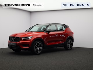 Volvo XC40 2.0 B4 R-Design / Pan. dak / Harman Kardon / Elektr. bed. stoelen / 360 camera / Standkachel / Stoel+stuur+achterbankverwarming / Full LED