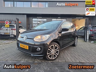 Volkswagen Up 1.0 high up! | Met o.a. navigatie, cruise control, stoelverwarming en lichtmetalen velgen!