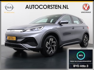 BYD Atto 3 Comfort 60kWh Pano-dak Leer+Elektr.Verst. Warmtepomp Adaptieve Cruise 360°Camera Apple Carplay Android Auto Elektr.Achterklep Design Verkeersbord detectie WiFi DAB Led Rijstrooksensor Keyless Smartphone Entry S.O.H. 96% Fabrieksgarantie tot 20-12-2028/150.000km Garantie op de LFP Accu tot 12-12-2030/200.000km €44.000,- Nieuw!