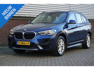 BMW X1 sDrive20i Executive Edition/Head-Up/Sportstoelen/ LED/Trekhaak.