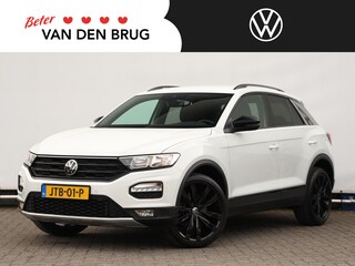 Volkswagen T-Roc 1.5 TSI Sport 150 pk DSG | Black Style | Afn. Trekhaak | Stoelverwarming | Cruise Control | Navigatie via App-connect
