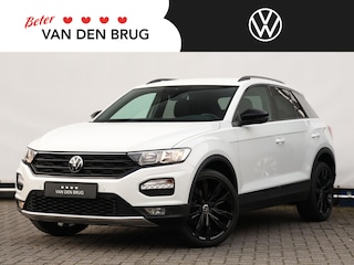 Volkswagen T-Roc 1.5 TSI Sport 150 pk DSG | Black Style | Afn. Trekhaak | Stoelverwarming | Cruise Control | Navigatie via App-connect