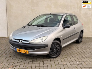 Peugeot 206 1.1 XR Ori NL NAP Trekhaak Bluetooth Elektrische ramen CV