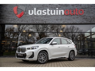 BMW X1 sDrive18i M-Sport , Achteruitrijcamera, Draadloze lader, Sfeerverlichting,
