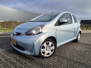 Toyota Aygo 1.0-12V + .