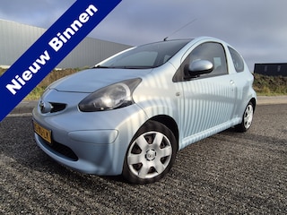 Toyota Aygo 1.0-12V + .
