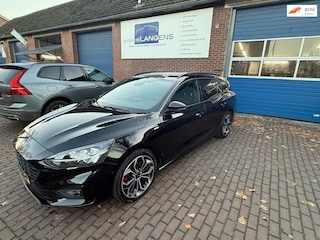 Ford Focus Wagon 1.0 EcoBoost ST , Titanium X Navi, B&O, Camera, Stuur/stoelverwarm.