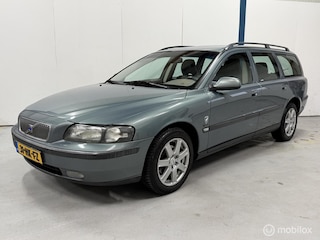 Volvo V70 2.4 Comfort Line AUTOMAAT / LEER / APK 01-2027