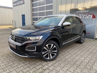 Volkswagen T-Roc 1.5 TSI Style Business / Clima / Cruise / Navi / Camera / Stoelverw. / Trekhaak / PDC / LMV