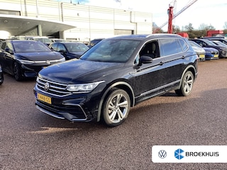 Volkswagen Tiguan 1.5 TSI 150 pk R-Line Business 7pers. 7-DSG | Wegklapbare Trekhaak | Achteruitrijcamera |