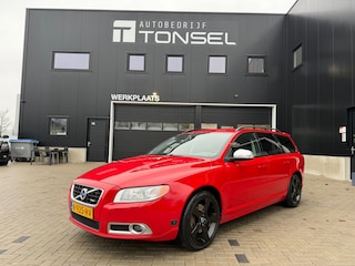 Volvo V70 2.5T 231PK R-Design / Trekhaak / Xenon / Leder / PDC / 18" Lichtmetaal