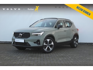Volvo XC40 B3 163PK Automaat Ultimate Dark / Panoramadak / Adaptive cruise control / Elektrische stoelen / Harman Kardon audio / Pilot assist / BLIS / Stoel en stuur verwarming / Elektrische achterklep / Parkeersensoren met camera / Google infotainment