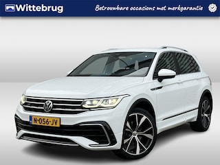 Volkswagen Tiguan 1.5 TSI R-Line / 20" LMV / Navigatie  / App connect / Camera / Parkeersensoren V+A