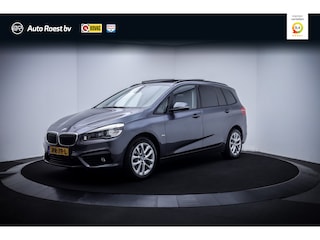 BMW 2-serie Tourer 220iA 7Pers SPORT-LINE PANO | FULL LED | HIFI | CAMERA | ELEK KLEP | STOELVERW | NAVI | AFN TREKHAAK | LMV 17''