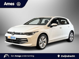Volkswagen Golf 1.5 eTSI 115pk DSG Life Edition | LED Plus | Stoel- en stuurverwarming | Extra getint glas