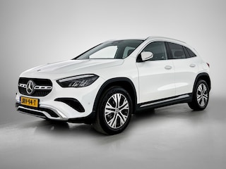 Mercedes-Benz GLA 250 e Plug-In Hybride Trekhaak | Sfeerverlichting | Achteruitrijcamera | Keyless-Go | Ledkoplampen | Stuur en Stoelverwarming. Inclusief 24 maanden MB Certified garantie voor Europa.