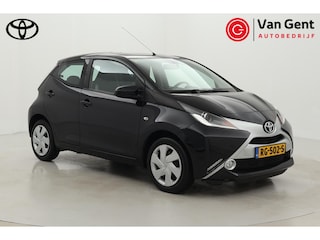 Toyota Aygo 1.0 VVT-i x-play | Airco | Camera | Elektrische ramen voor | Bluetooth
