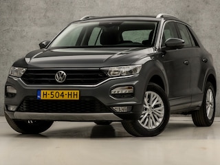 Volkswagen T-Roc 1.5 TSI Sport 150Pk Automaat (APPLE CARPLAY, GROOT NAVI, ADAPTIVE CRUISE, SPORTSTOELEN, PARKEERSENSOREN, LANE ASSIST, NIEUWE APK, NIEUWSTAAT)