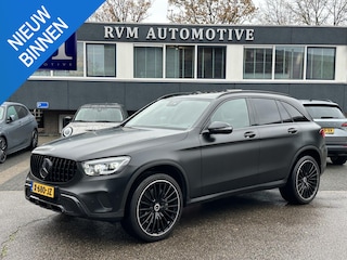 Mercedes-Benz GLC 300e 4MATIC Premium Plus PHEV PLUG-IN HYBRIDE | MEGA VETTE AUTO | PANORAMA DAK | 20INCH | CAMERA | ELEKTRISCHE KLEP | KEYLESS ENTRY + START | DODEHOEK | RIJKLAAR + 12 MND BOVAG GARANTIE!